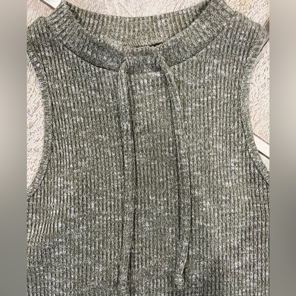 Gymshark Slounge Crop Top - Washed Khaki Marl - Picture 7 of 9